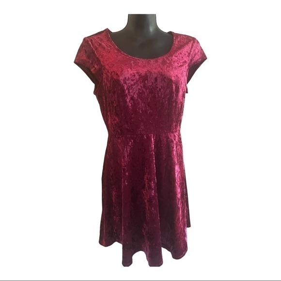 MAU Mau Crushed velvet fit and flare dress - Picture 7 of 10